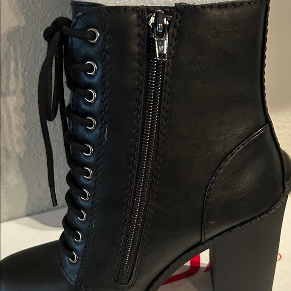 New in box SODA Black Lace-Up Ankle Boots - Picture 7 of 7